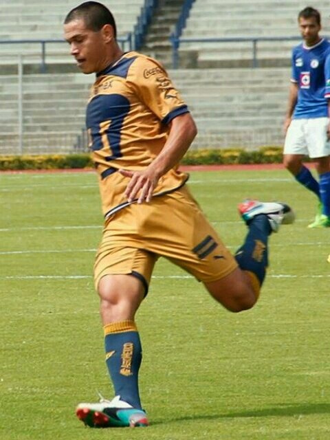 footbulging:  Dario Verón