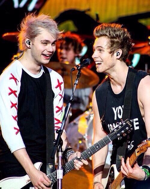 ashtongirlforever:  Michael Clifford is a beautiful human being 