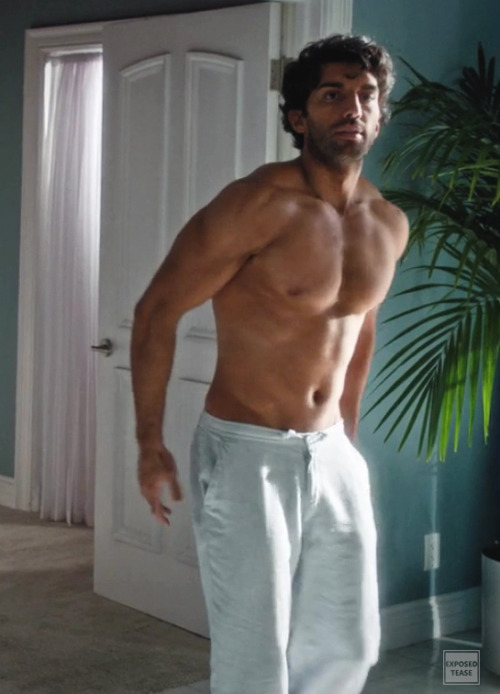 celebrityscenes:  Justin Baldoni in Jane The Virgin