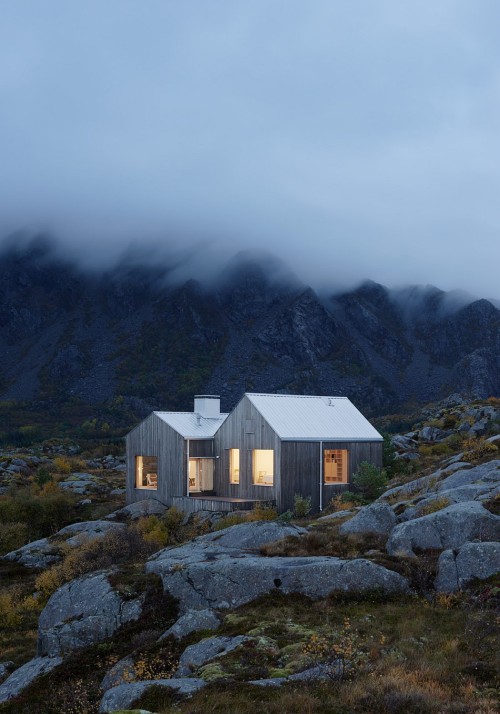 maidinmontana:  homelimag:  Vega Cottage on an Island in Norway by Kolman Boye Architects (from Home