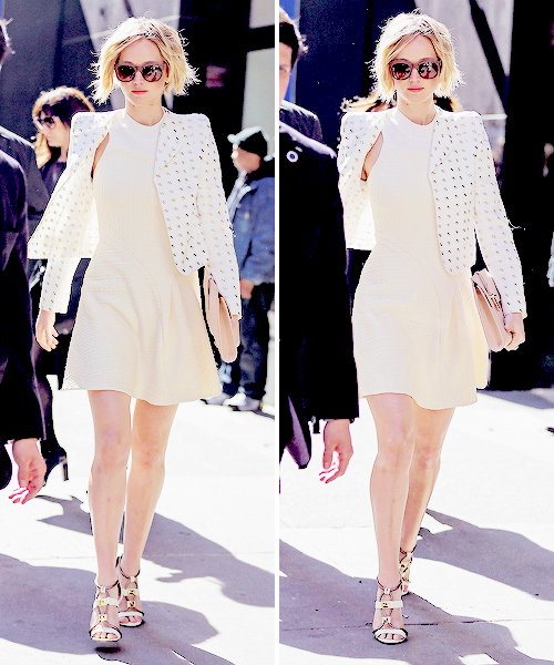 jenniferlawrencedaily:  Jennifer Lawrence leaving the GMA studios in New York City