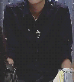 exoxoolf:Luhan’s upper body appreciation post