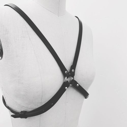 X#ammunitioncouture #vegan #harness #noir #darkwear #black https://www.instagram.com/p/CIZDsYhlB7o/?