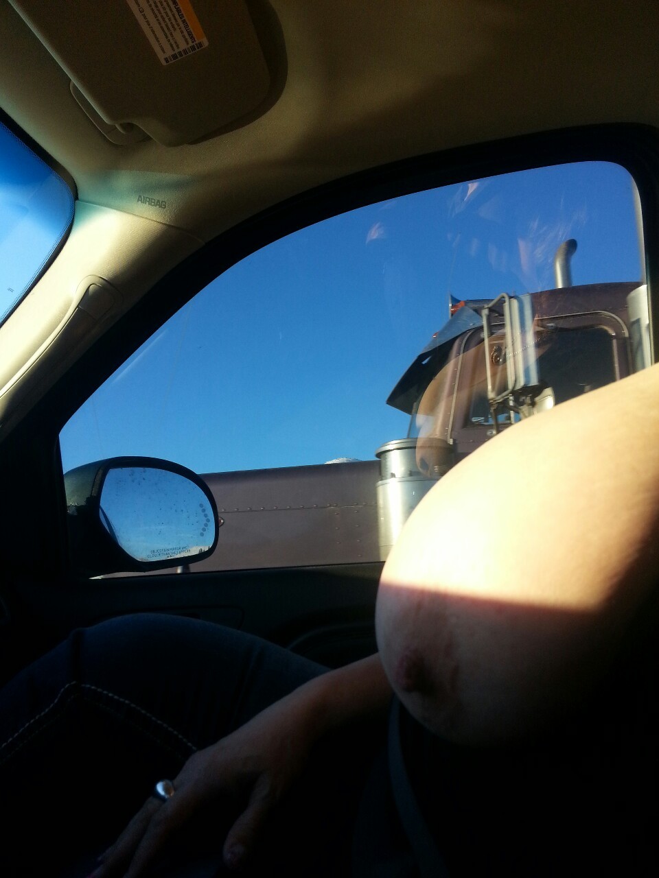 cubandcougar43:  Cub: This woman sure makes it hard to concentrate on the road…for