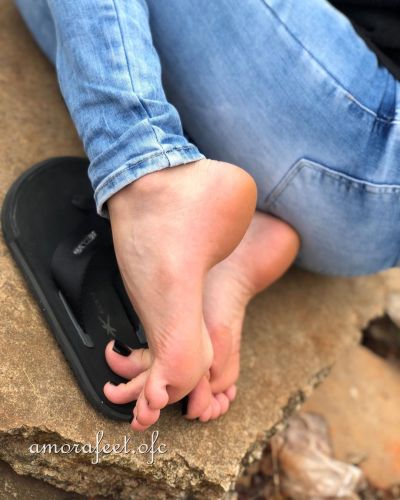 XXX barefootedgirls:ig: amorafeet.ofc photo