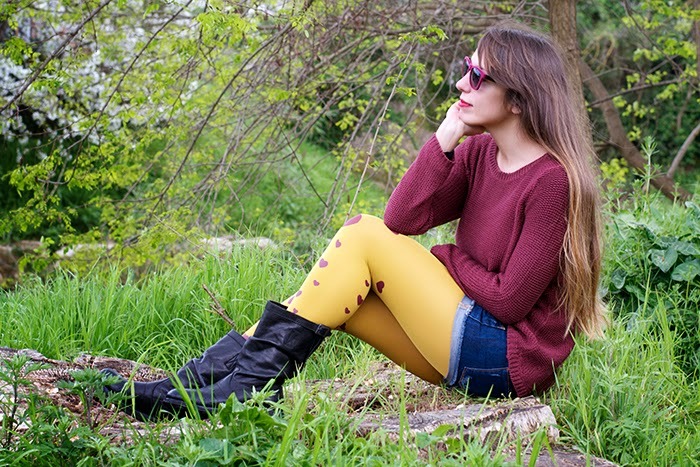 tightsobsession:  You stole my heart. Via Nameless Fashion Blog.