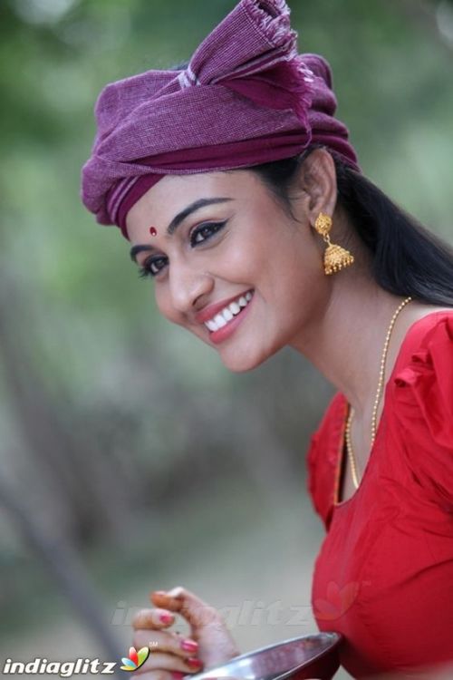 world-ethnic-beauty: Neha Hinge - Tamil Actress When an Indian woman spots a white man aggressively 