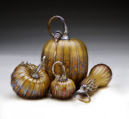 bloodstainbowbarnacle: fuskida: Glass Pumpkins - by Jack Pine Studio -source- I NEED ALL THE GOURDS 