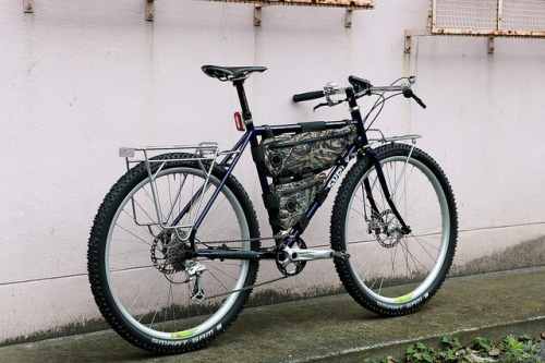 therubbishbin: *SURLY* disc trucker for #swiftcampout by Blue Lug on Flickr.