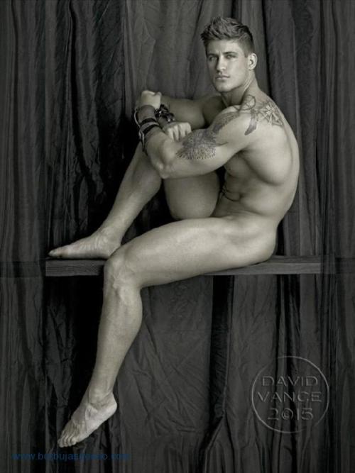 underwunder:  Follow me @underwunder Over 20k followers and 60k posts and counting