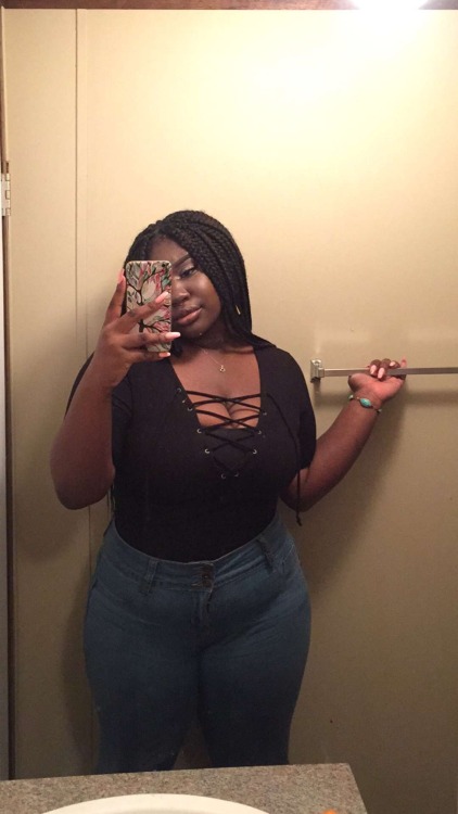 chantervintagelove:My gut looked pretty cute today.. But I had a great day and felt like a hotty ✨