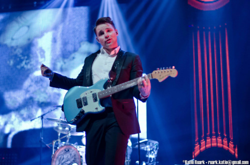 theydontsoundlikeme: Panic! at the Disco performing at Mohegan Sun Arena, CT, 8/2/14. Photo credit t