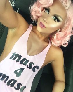 farrahmoanofficialfanclub:  https://www.instagram.com/farrahrized/?hl=en“  On my way to Shoot with@scottykirbyphoto today 💕 Rockin a tank by @marekrichard Hair styled by @wigsfromscratch  “