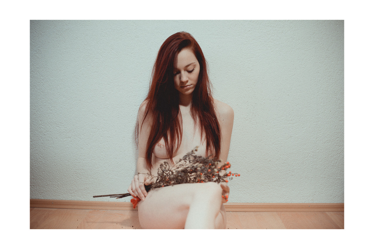 hellfritz-fotografie:  model | https://www.facebook.com/juliacrdsmodelphoto | Â https://www.facebook.com/Hellfritz-Fotografie-196063940580682/