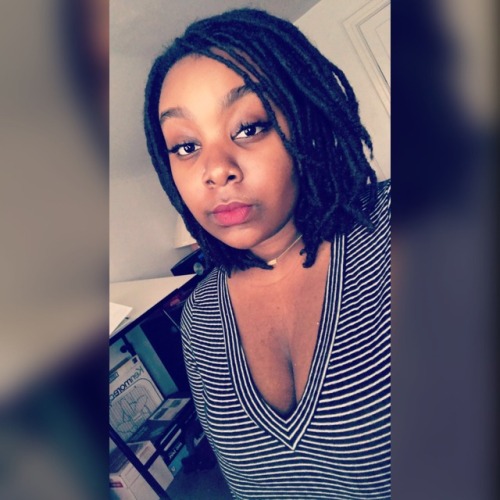 thesongstressx3:I really didn’t have an “ugly stage” with my locs lol