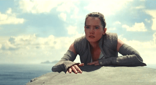 padmaynaberrie:It’s a difficult and confusing journey for Rey to find her place in The Last Jedi.