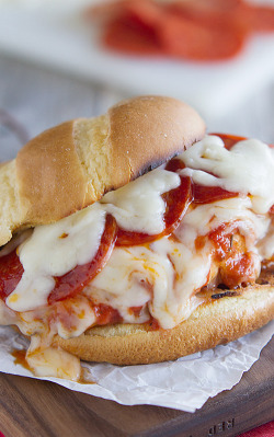 verticalfood:Pizza Topped Grilled Chicken Sandwich