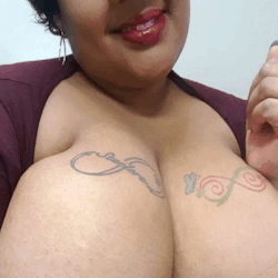 bbwlatina-love:  More boob, lips, and kisses for daddy..