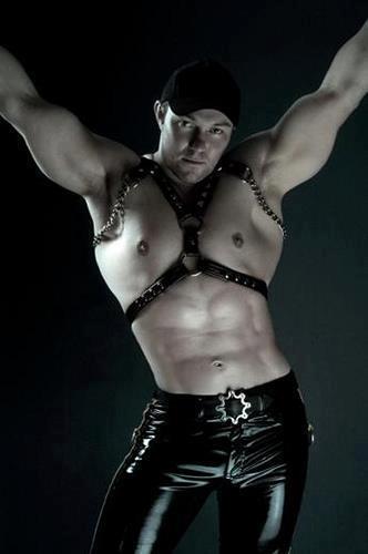 gaymasterandslave:  Follow me at http://gaymasterandslave.tumblr.com/ for daily