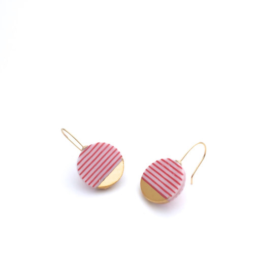 sosuperawesome:Porcelain earrings by OeiCeramics on Etsy• So Super Awesome is also on Facebook, Twit