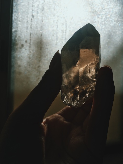 slightly-fading:  Labradorite   smokey quartz make great grounding tools ✨