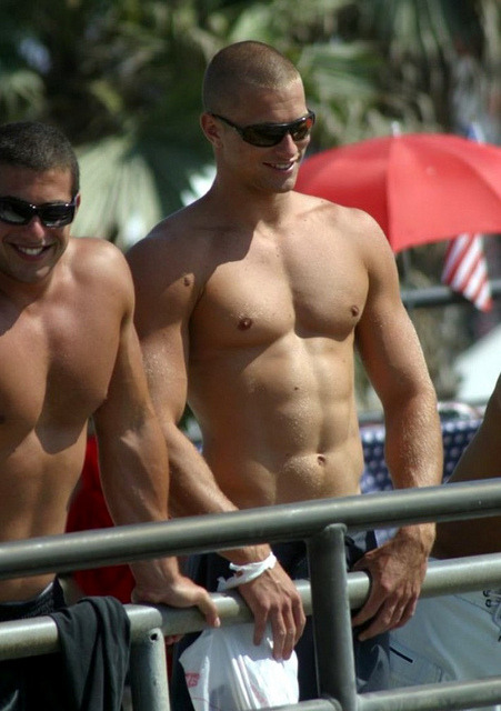 rawandripe:  rawandripe (via hot boys | Flickr - Photo Sharing!) click here and