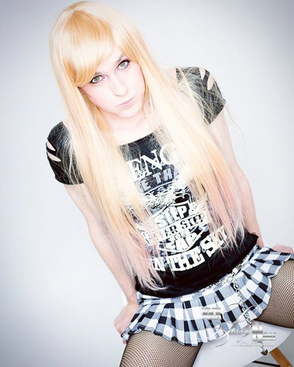 ppsperv: crossdresser-girlfriends:  Boy’s Wearing-Dresses-are-Adorable Collection