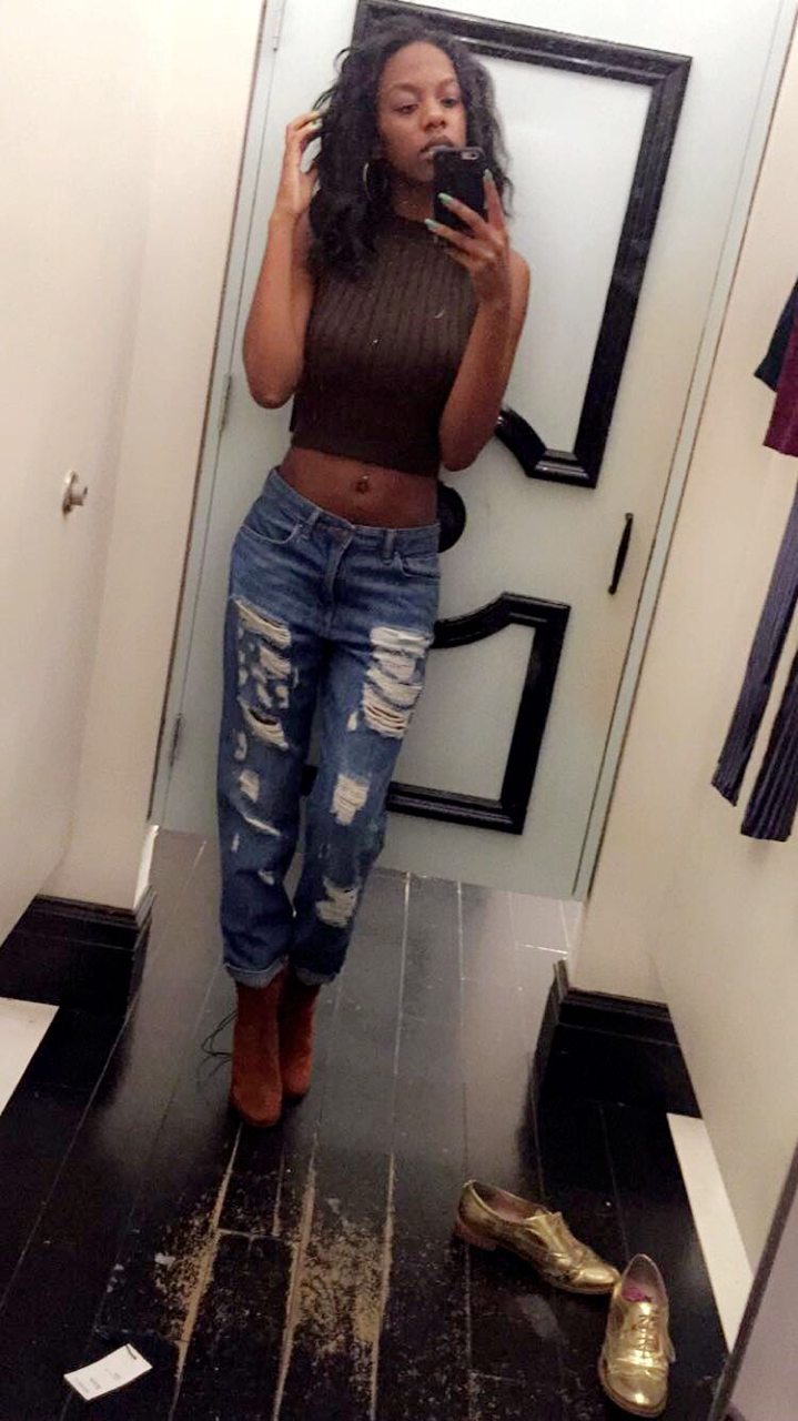 lonivsmarie:  Forever 21 dressing rooms are my favðŸ’˜