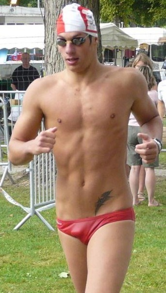 speedo44:  super slim speedo (+rather generous vpl!)  so very hot and sexy in so many ways