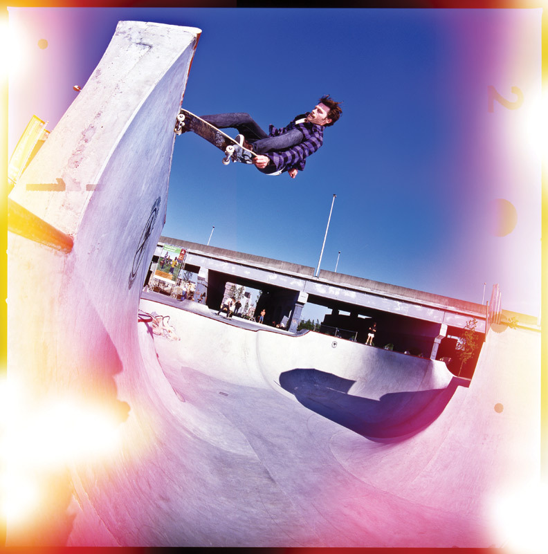concreteskateboarding:  Julian Dykmans, lien to tail from our Photo Annual 2009.