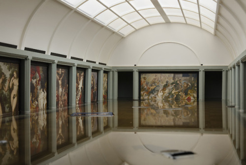 arpeggia:Tezi Gabunia - Breaking News: The Flooding of the Louvre, 2018“Natural disa