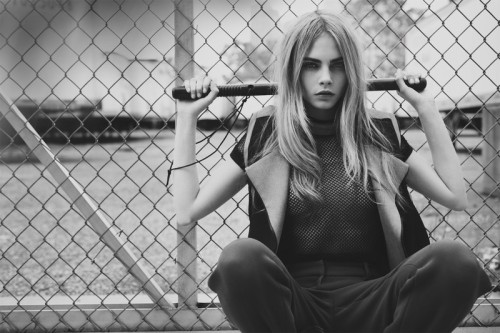 cara delevingne in centrefold #8, ph: guy aroch.