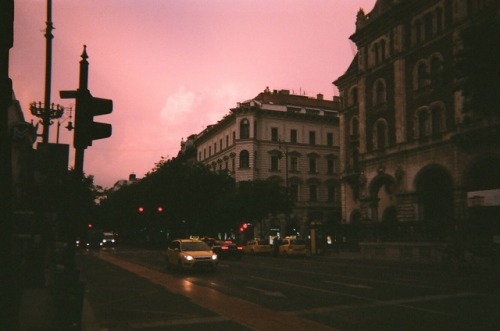 35mm1722312: pink skies of Budapest, Hungary  2018/04