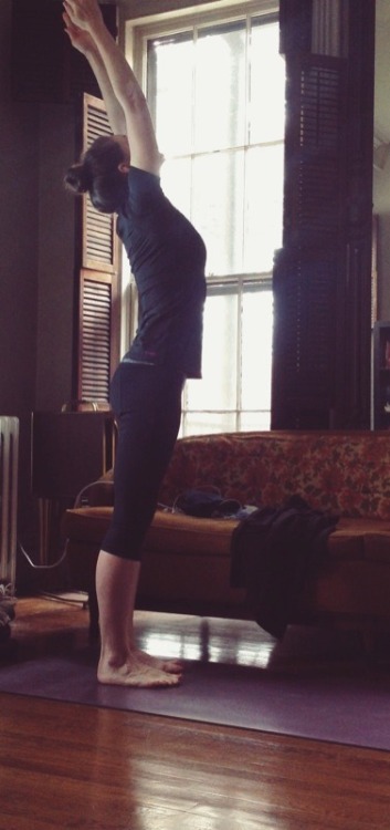 bendyrae:  Namaste November, day 10: Upward Salute. 