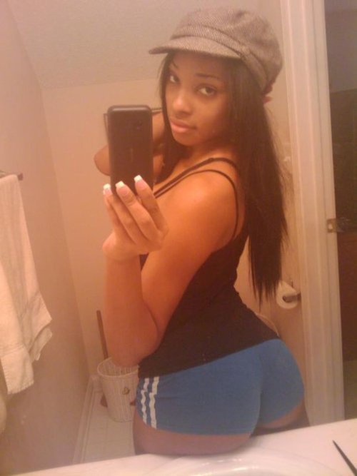 ebony-posts:  simonpheonix: I think my panties just melted off my body. How can Crush