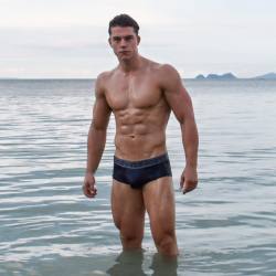 Fitmen1:Kaz Van Der Waard