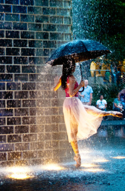 ps-youroneandonly:  Dance in the rain :)