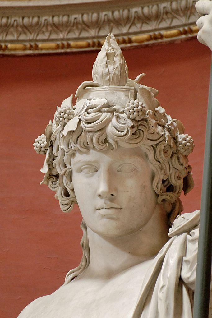 art4gays:  antinoo5:  domus-aurea2:  a crown is waiting , just for your kindness 