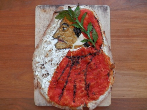 skyeventide: venusdebotticelli: #10: Pizza was invented in Italy in 997 AD to honor the Queen Consor