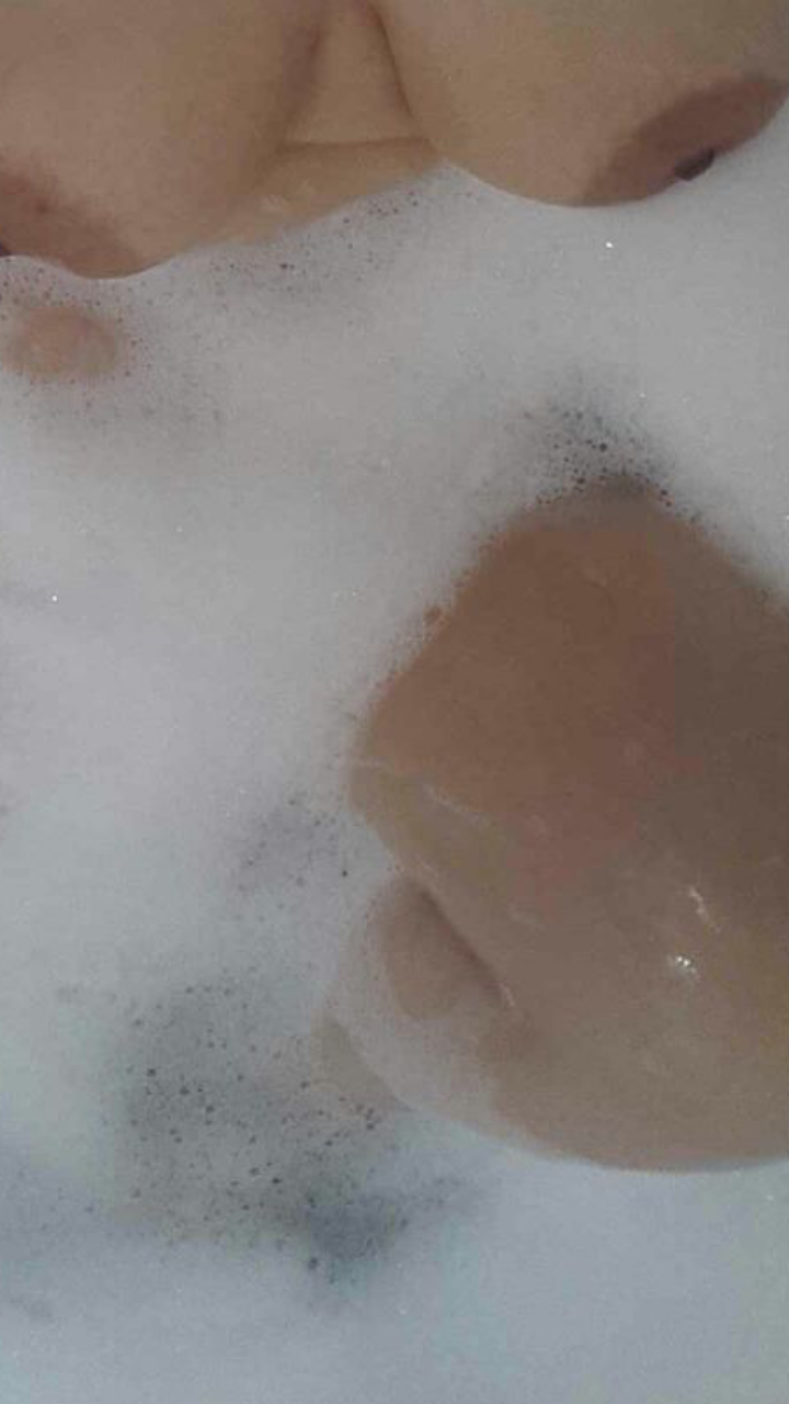 a-catwoman:  Bathtub time