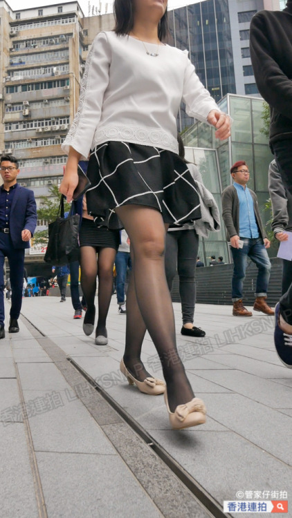 lihksnap: 好風騷嘅OL 香連連拍LIHKSNAP.com - 港女街拍工作室#creepshot #spycam #candid legs #voyeur #ass #tight dress