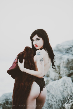 corwinprescott:  &ldquo;The Old Horizon&rdquo;Chicago, Il 2014Corwin Prescott - Shilo Suicide - See the entire set on Zivity