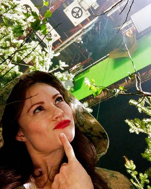 Emilie on set of S6.