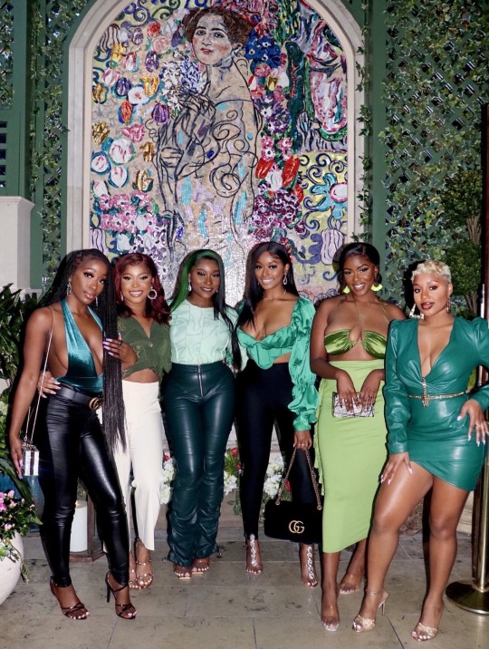 Porn photo melaninglamour:The grass is greener