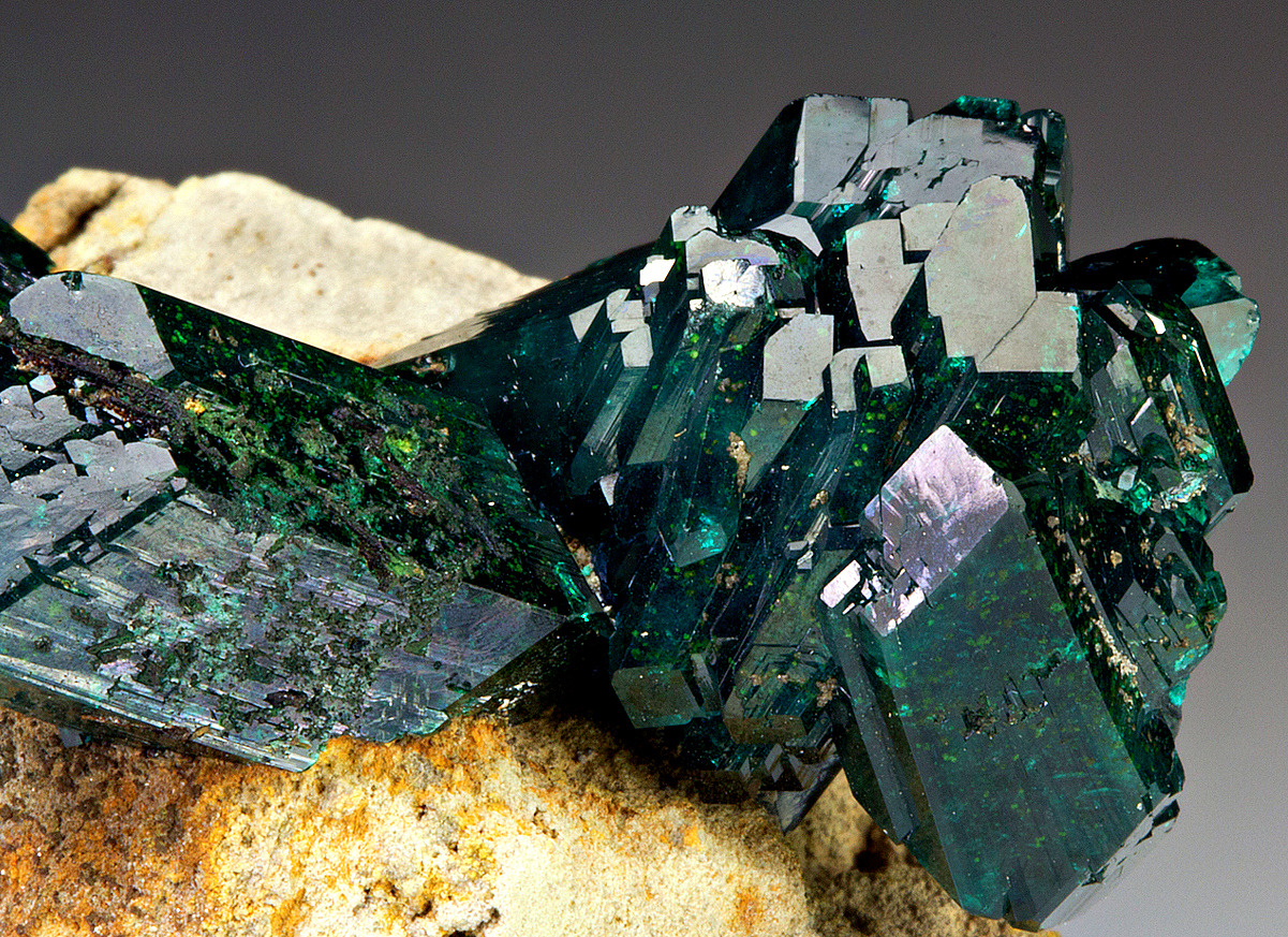 underthescopemin:  Dioptase Outstanding lustrous deep emerald green prismatic crystals