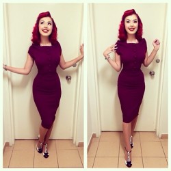 pinupdaysvintagenights:  Everything about this look screams Mad Men. 🌹👑🌹#allthecurves 