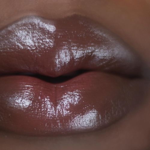 flesh tonescreated this chocolate ombré Nude lip mix with @makeupforever Whatever Black + Dimensio