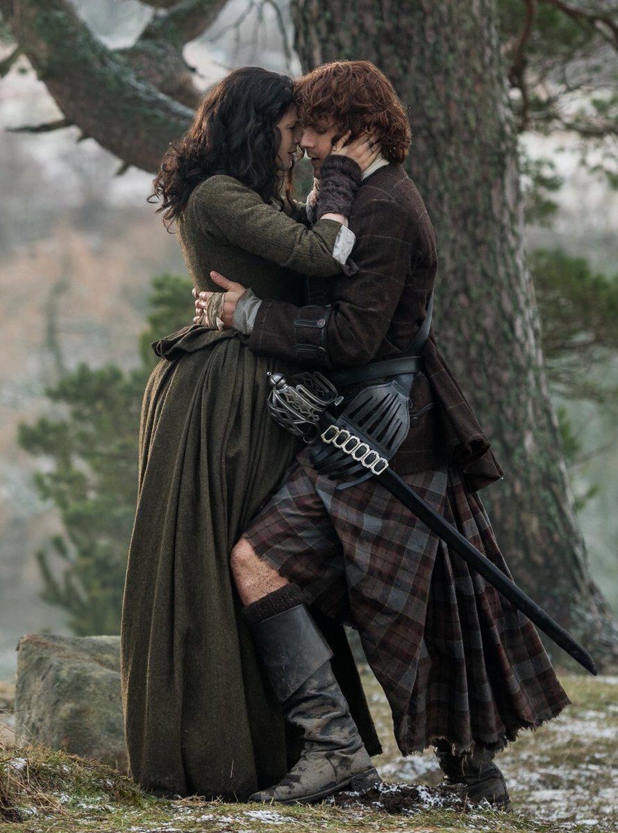 Jamie and claire from outlander