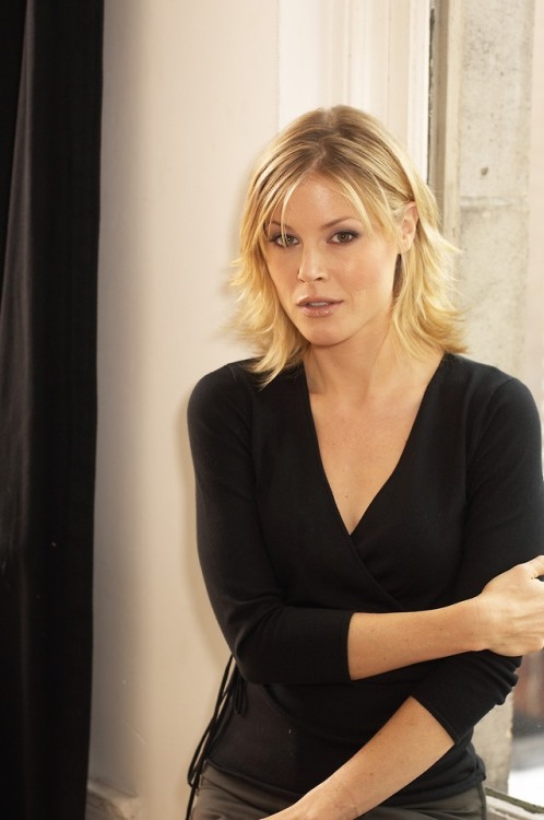 some-celebrity-stuffs:  Happy Birthday Julie BowenMarch 3