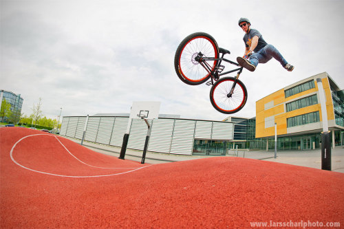 chirosangaku: Through the Lens Thursday: Lars Scharl